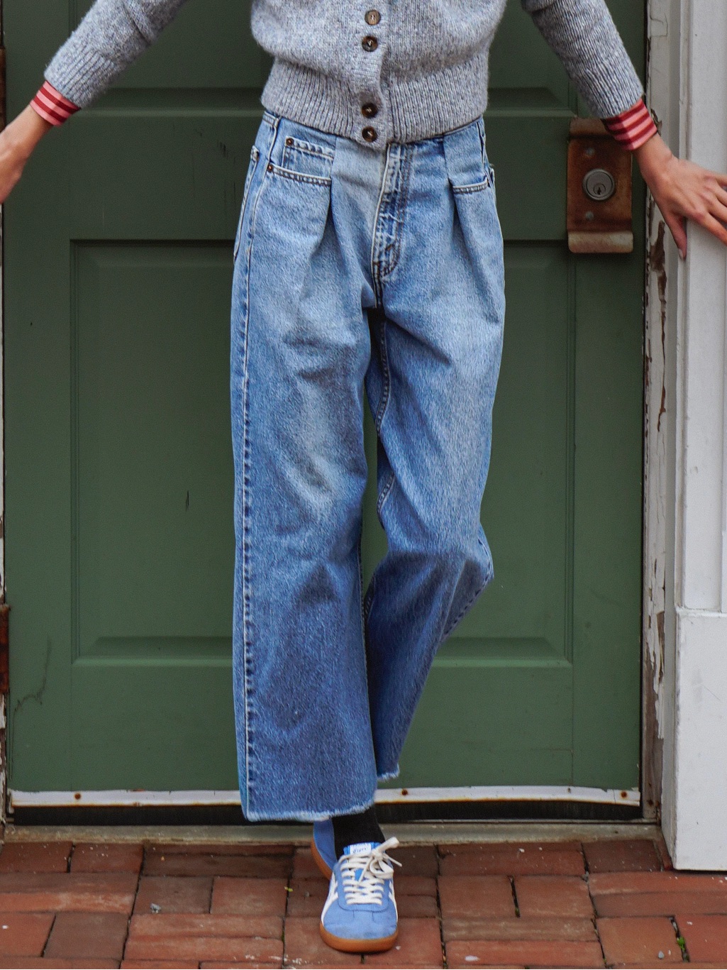 Nwot Proche Upcycled Front Pleat Denim In Medium Wash Jeans Raw Hem Recycled — image 3 of 8